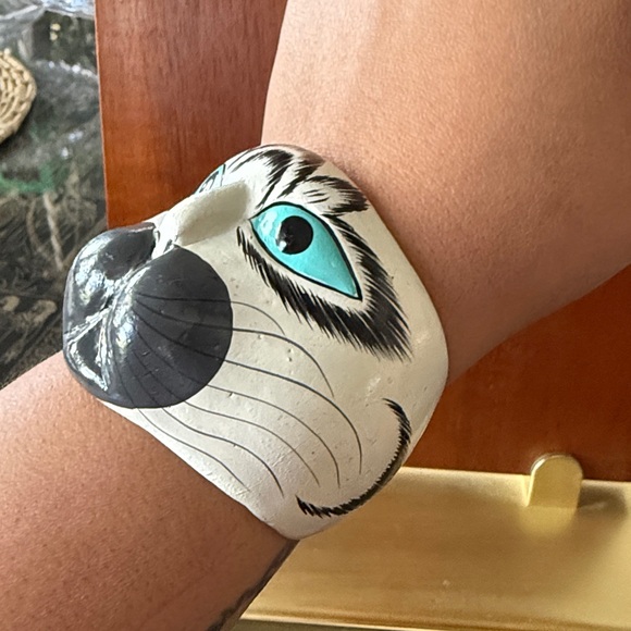 Vintage Hand Painted Cat Wooden Cuff Bracelet Rare - Picture 4 of 17